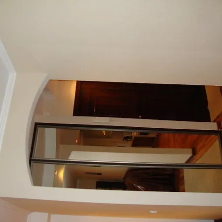 On Romanovskaya Sloboda 10 *