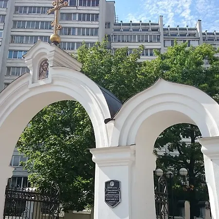 On Romanovskaya Sloboda 10 Апартаменти